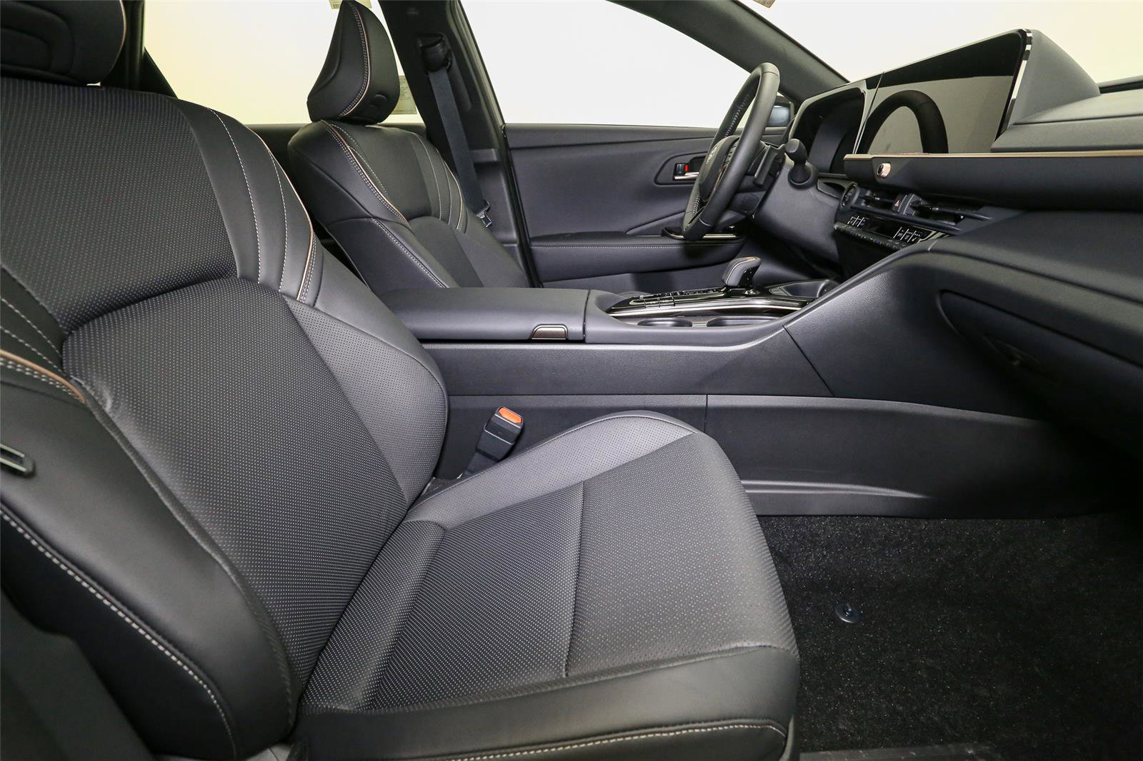 New 2025 Toyota Crown Signia image 13