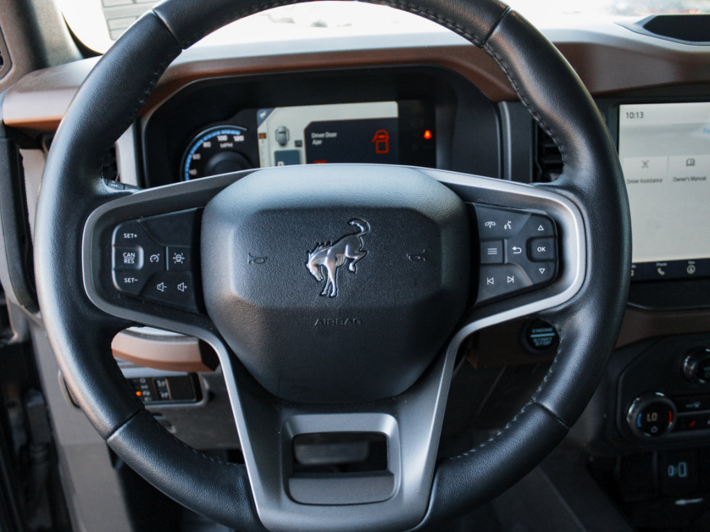 Used 2024 Ford Bronco Outer Banks AWD/4WD image 10