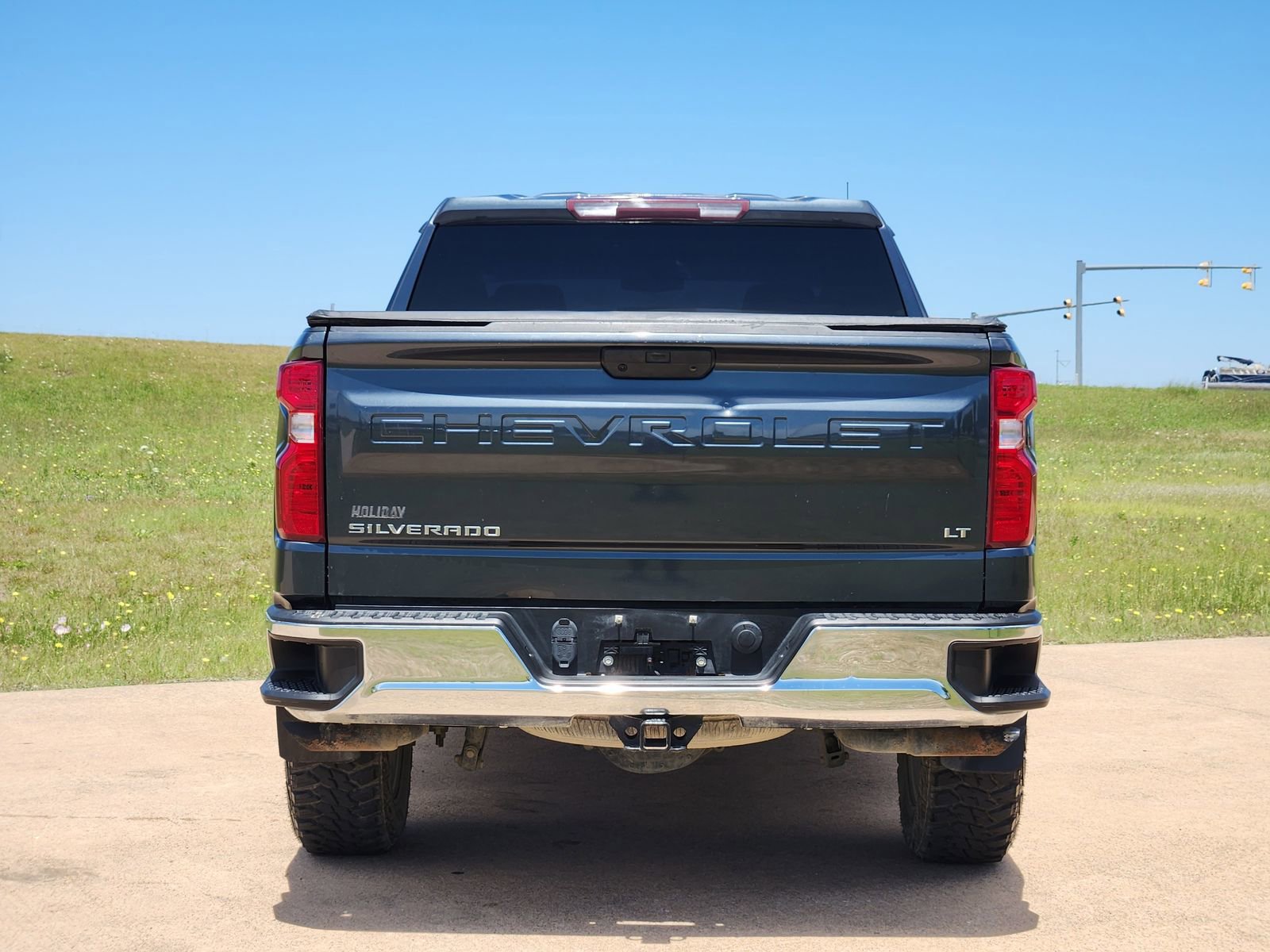 Used 2021 Chevrolet Silverado 1500 LT AWD/4WD image 8
