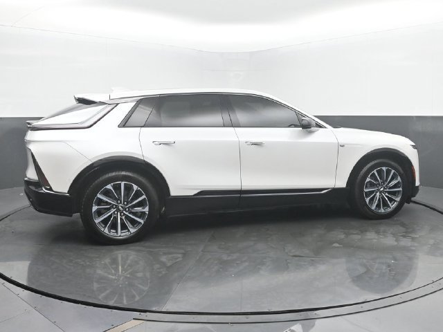 Certified 2024 Cadillac Lyriq Sport w/ LPO, Floor Liner Package AWD/4WD image 6