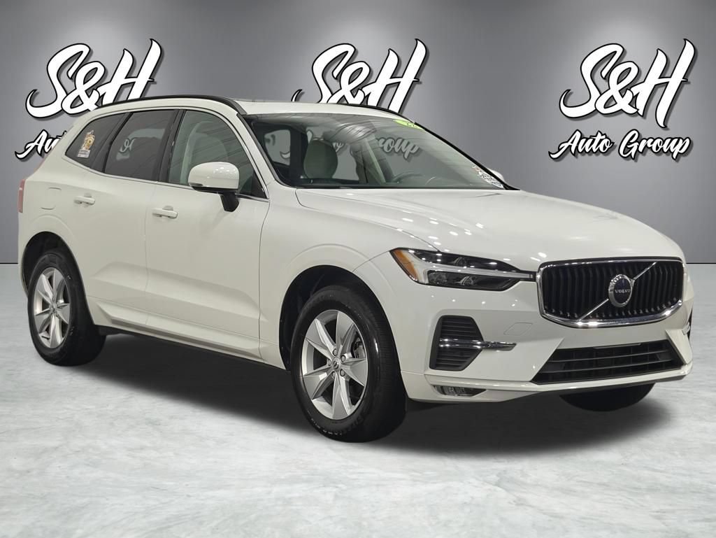 Used 2022 Volvo XC60 B5 Momentum AWD/4WD image 2
