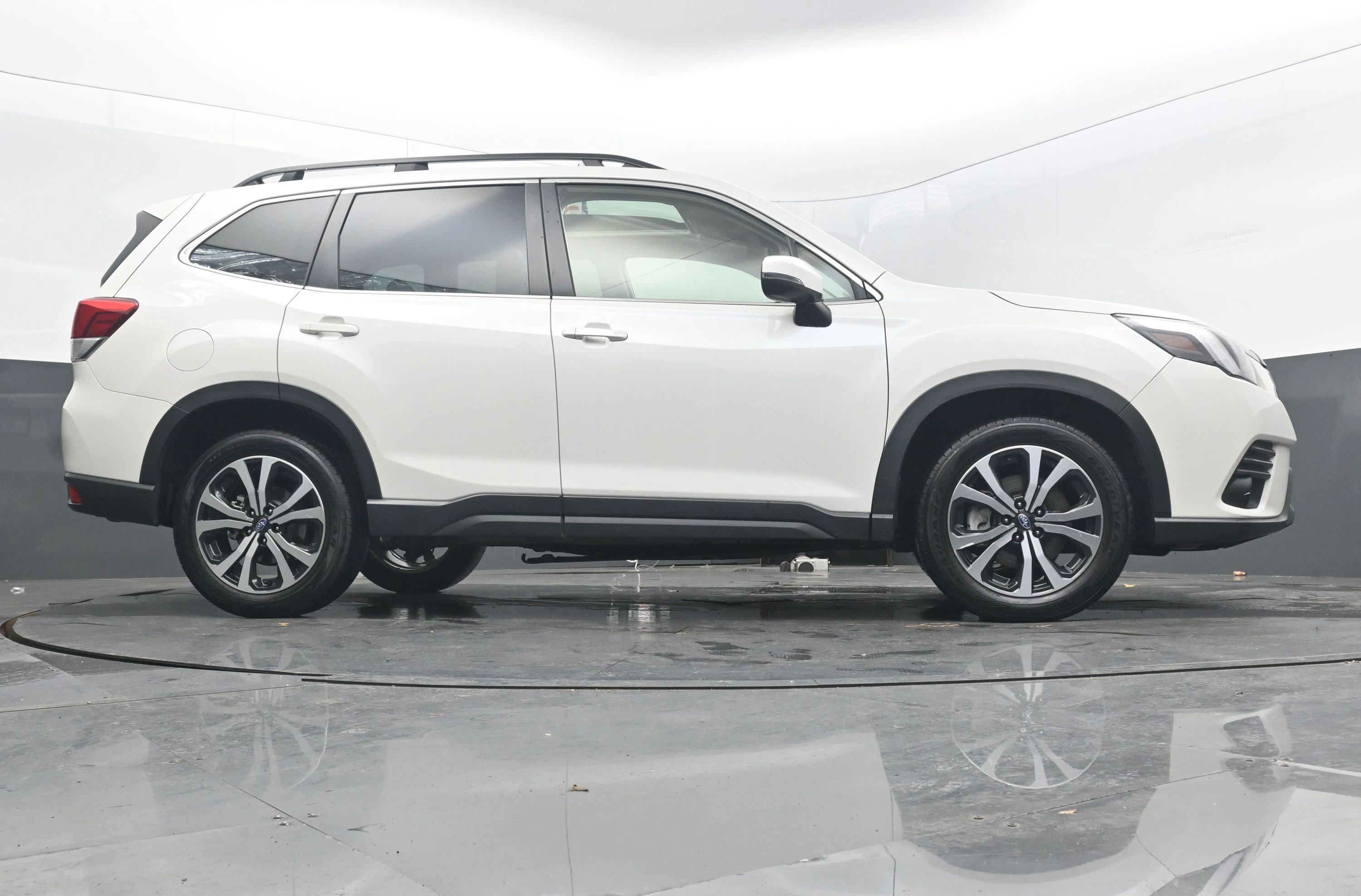 Used 2022 Subaru Forester Limited image 30