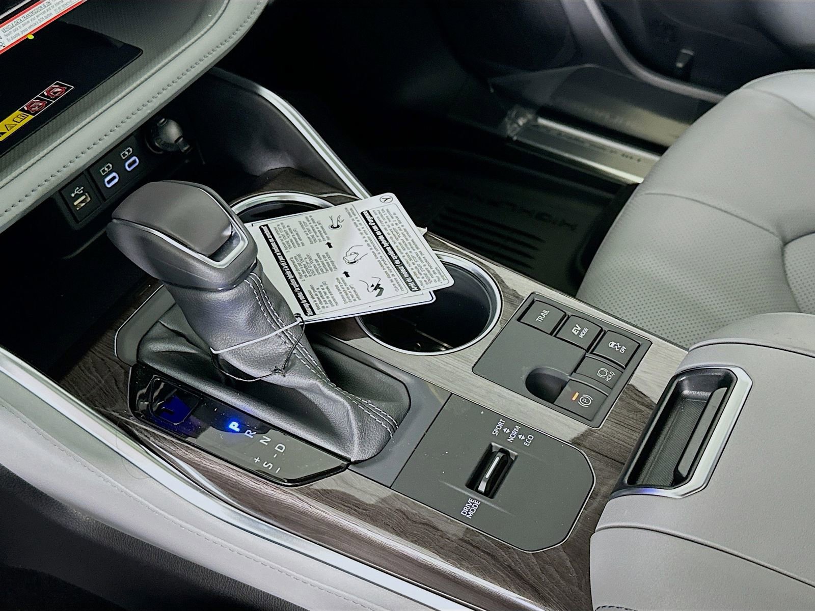 New 2026 Toyota Highlander Limited AWD/4WD image 17