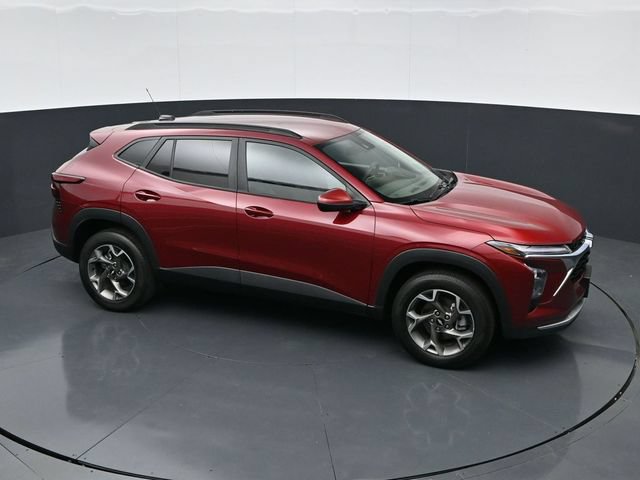 Used 2025 Chevrolet Trax LT FWD image 30