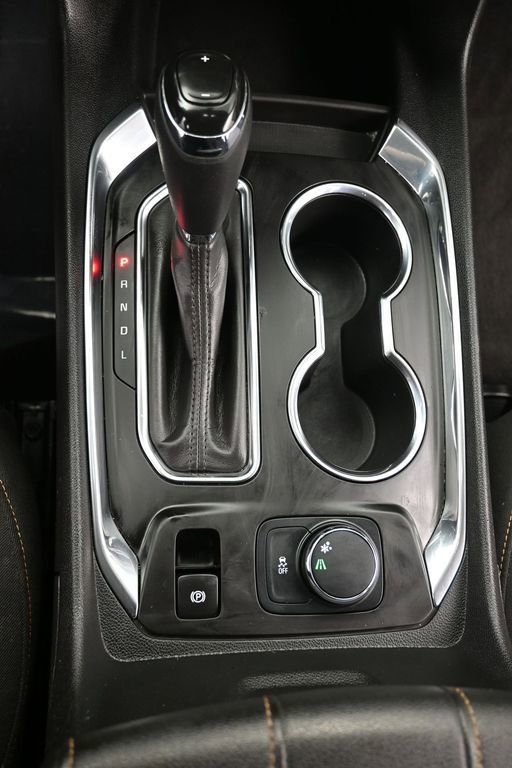 Used 2020 Chevrolet Traverse LS image 16