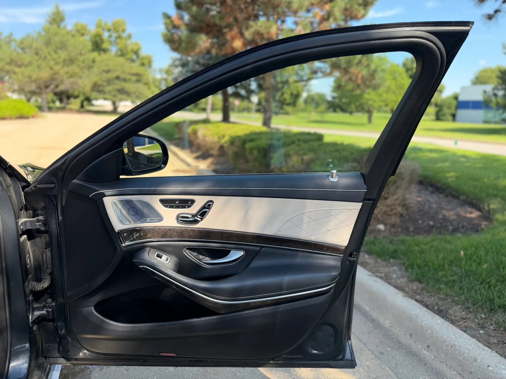 Used 2016 Mercedes-Benz S 63 AMG 4MATIC Sedan image 32