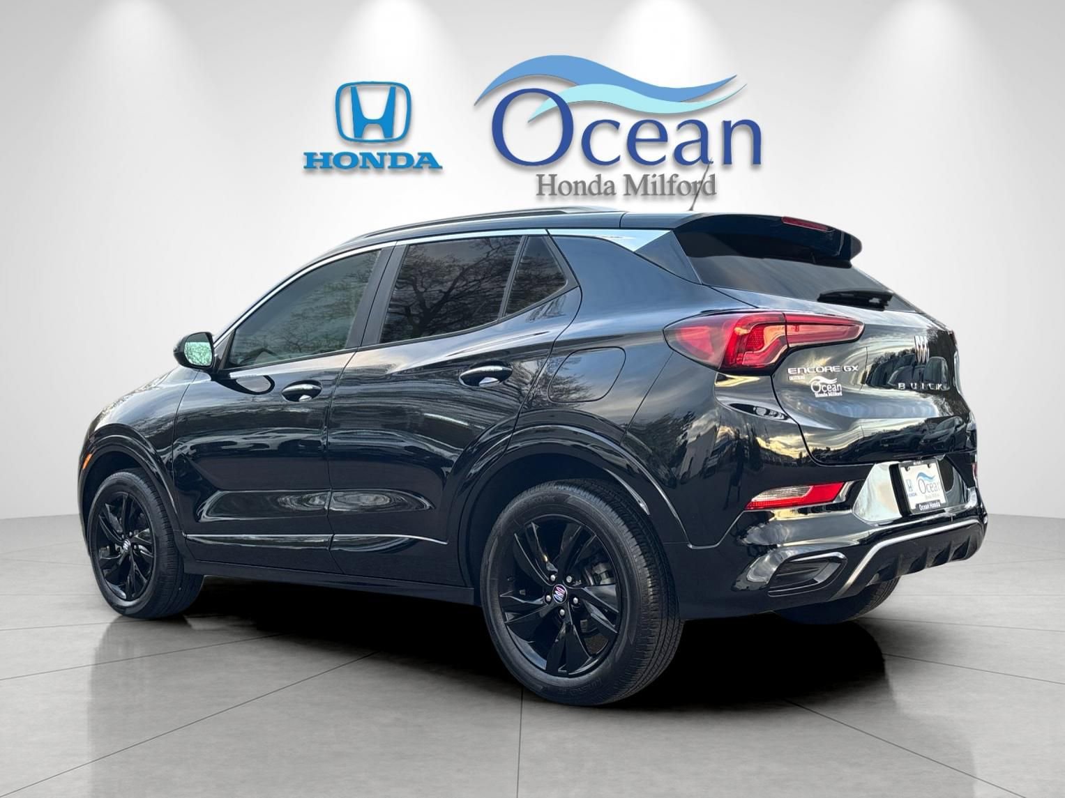 Used 2024 Buick Encore GX Sport Touring w/ Comfort Package AWD/4WD image 5