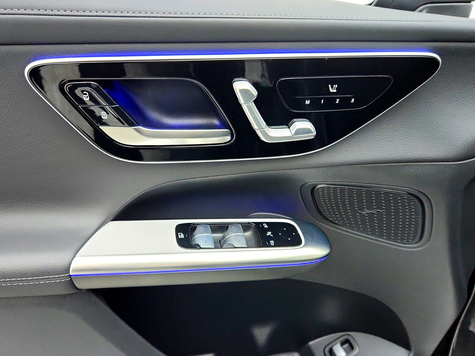 Certified 2025 Mercedes-Benz GLC 300 4MATIC w/ AMG Line image 20