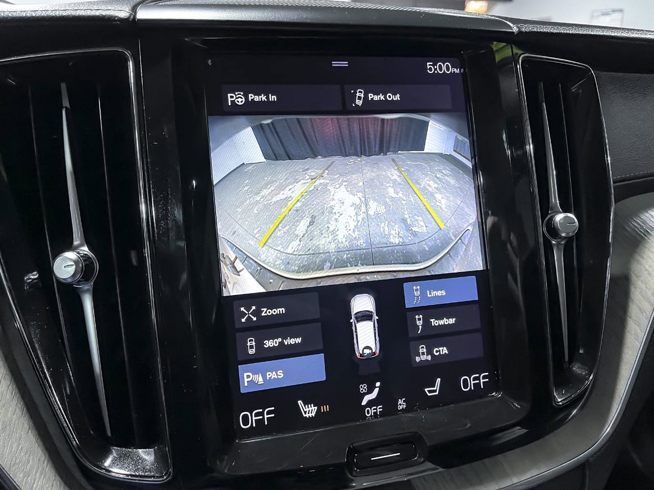 Used 2018 Volvo XC60 T6 Inscription w/ Convenience Package image 33