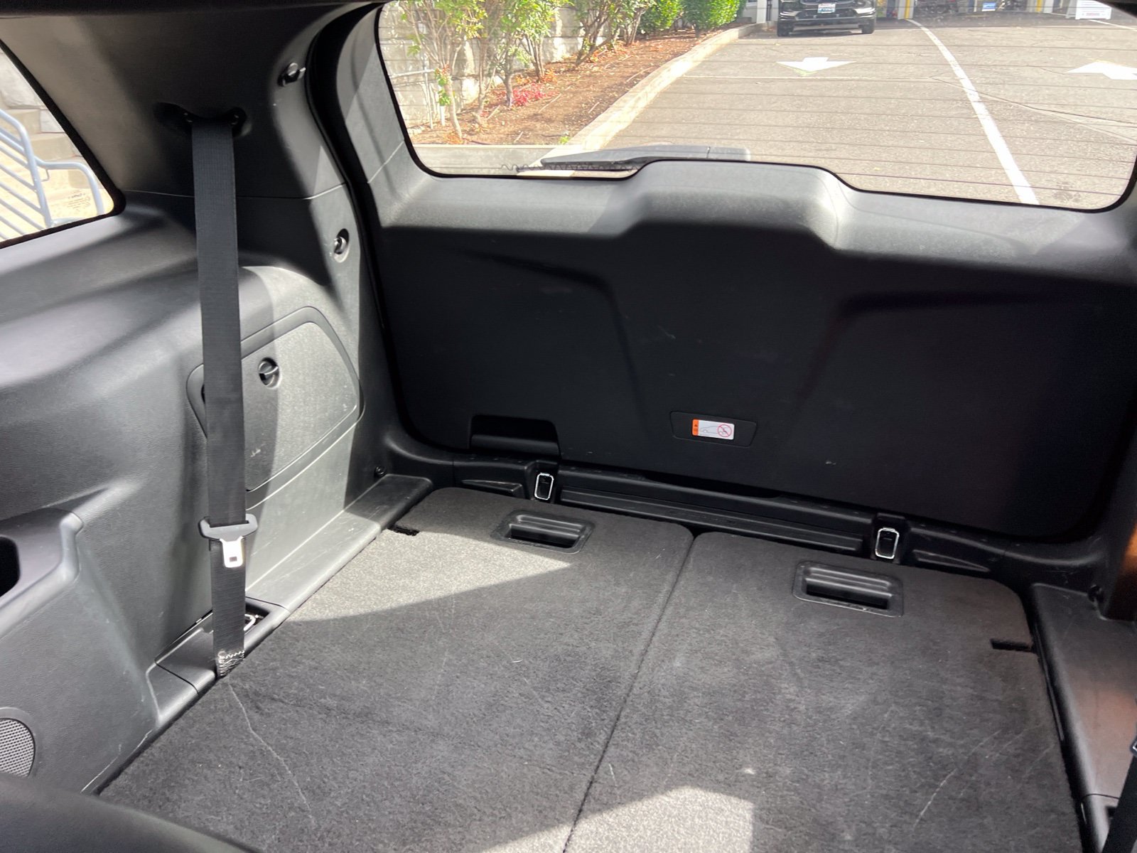 Used 2017 Ford Explorer XLT w/ Equipment Group 202A AWD/4WD image 12