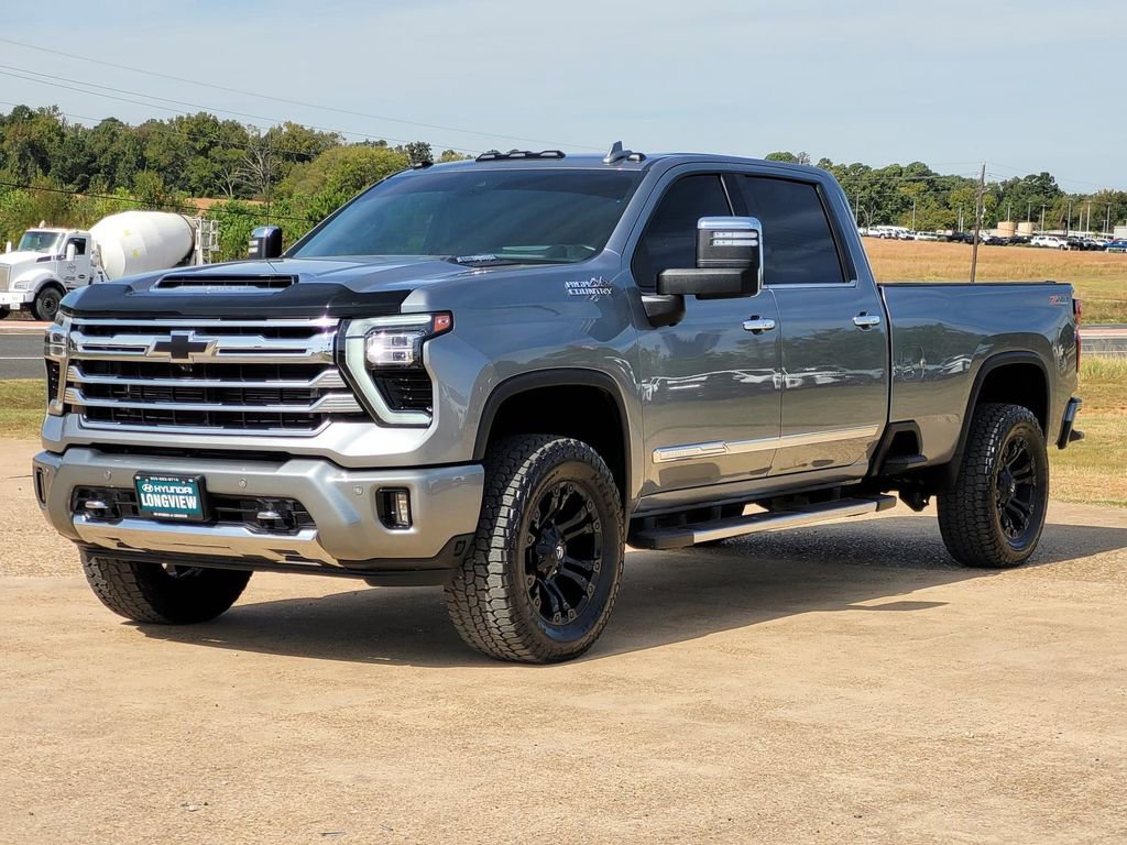 Used 2024 Chevrolet Silverado 3500 High Country w/ Technology Package image 3
