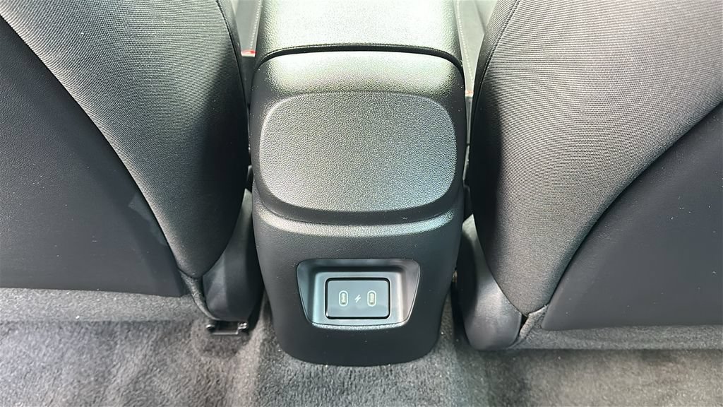Used 2026 Hyundai Elantra SE FWD image 30