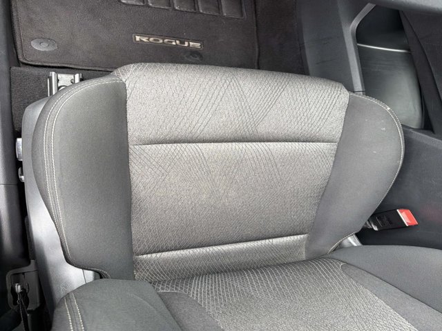 Used 2024 Nissan Rogue SV AWD/4WD image 9