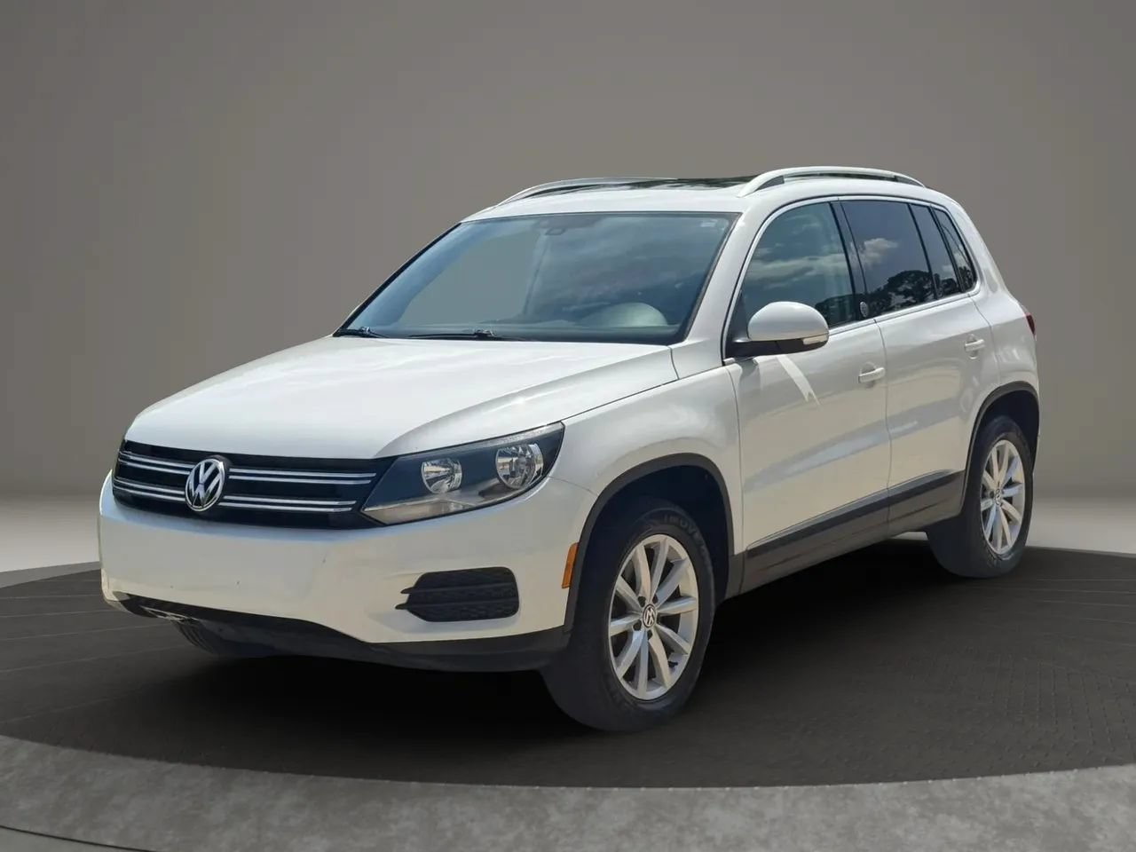 Used 2017 Volkswagen Tiguan Wolfsburg Edition FWD image 7