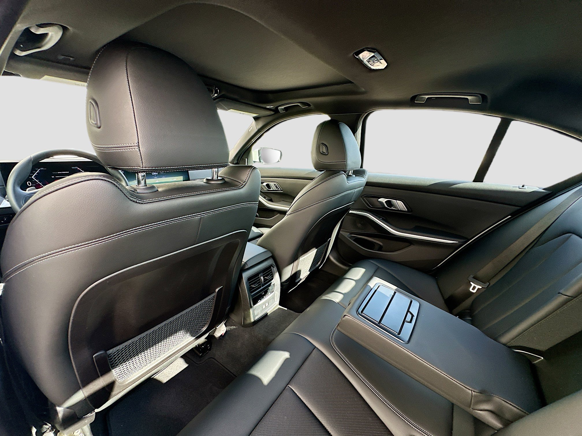 Certified 2023 BMW 330i Sedan w/ Driving Assistance Package image 26