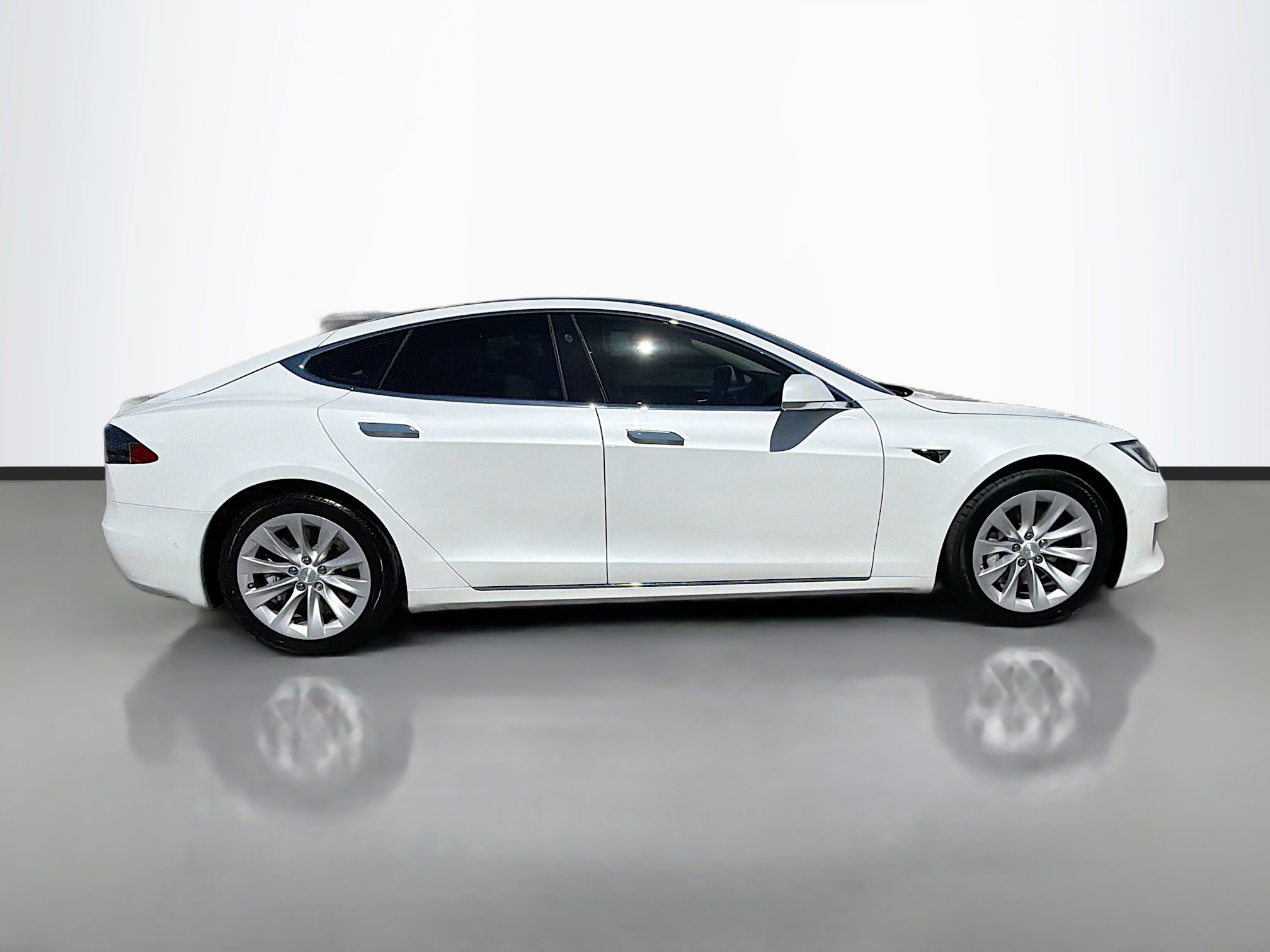 Used 2016 Tesla Model S 90D image 2