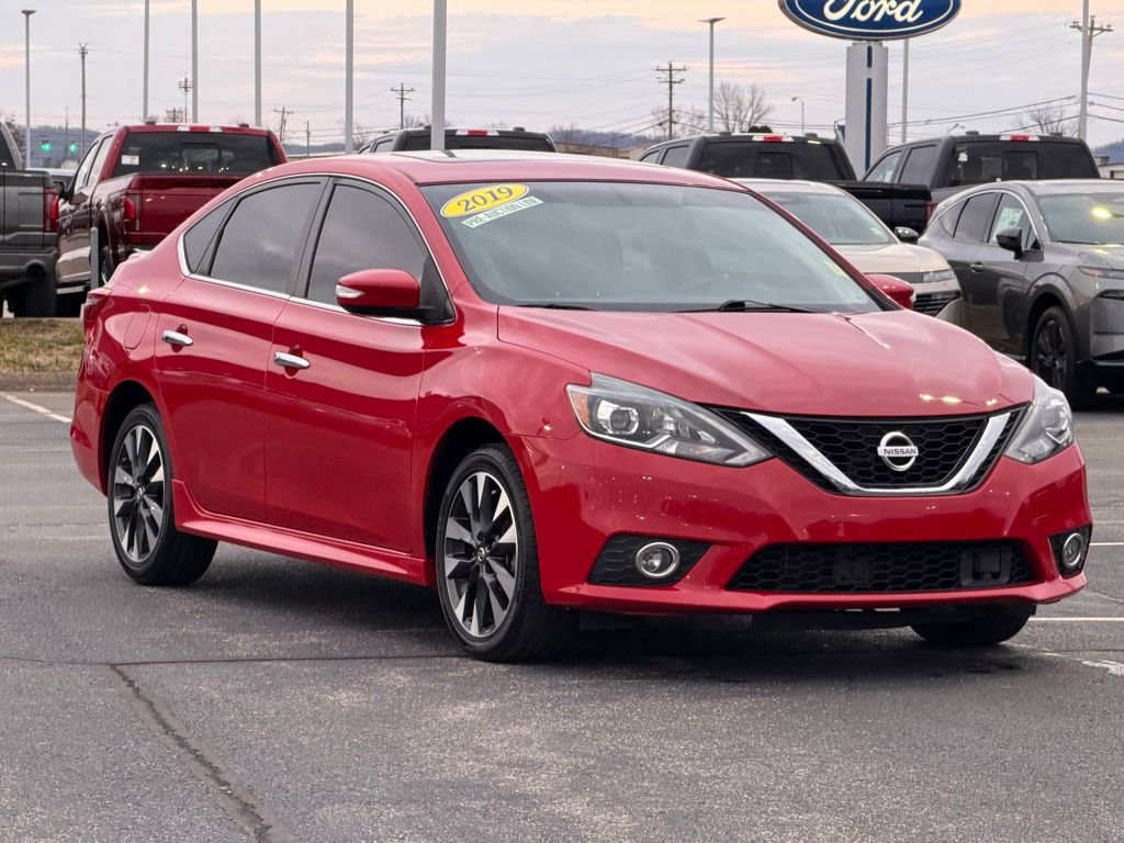 Used 2019 Nissan Sentra SR w/ Premium Package (SR) image 2