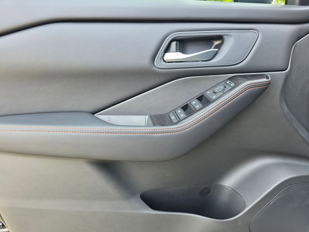 New 2026 Nissan Rogue SV AWD/4WD image 17