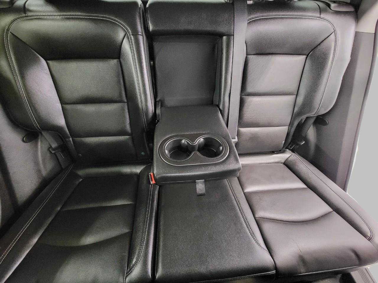 Used 2024 GMC Terrain SLT image 24