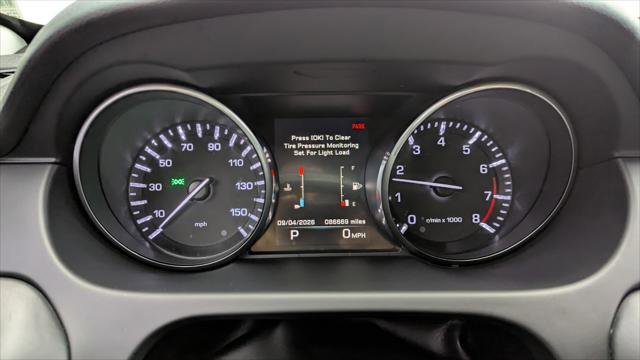 Used 2016 Land Rover Discovery Sport HSE Luxury image 26