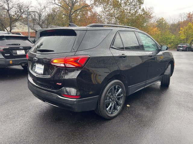Used 2023 Chevrolet Equinox RS image 2
