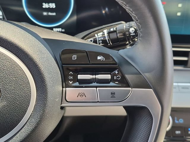Used 2025 Hyundai Elantra Limited FWD image 18