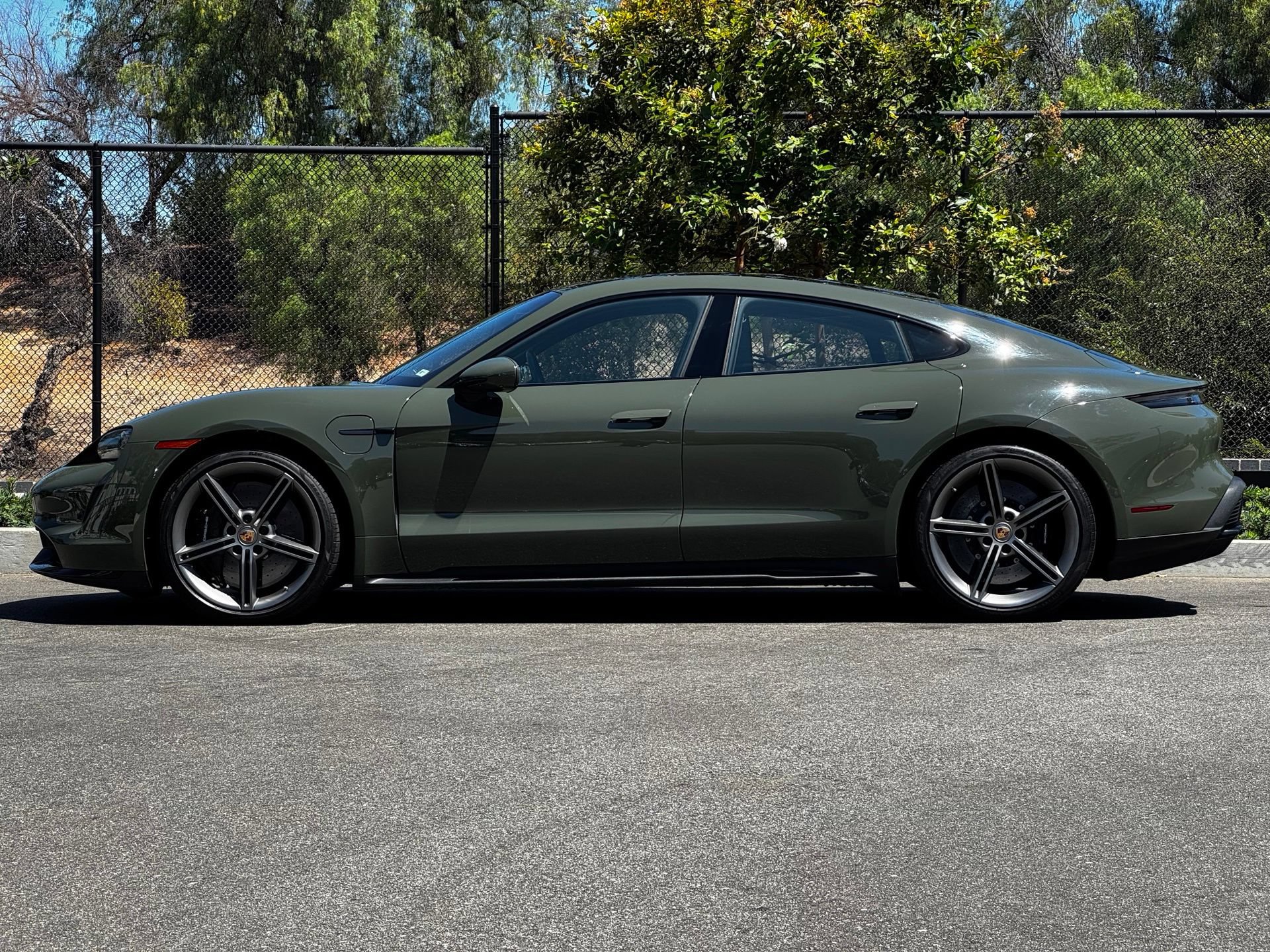 Certified 2022 Porsche Taycan Turbo S w/ Premium Package AWD/4WD image 2
