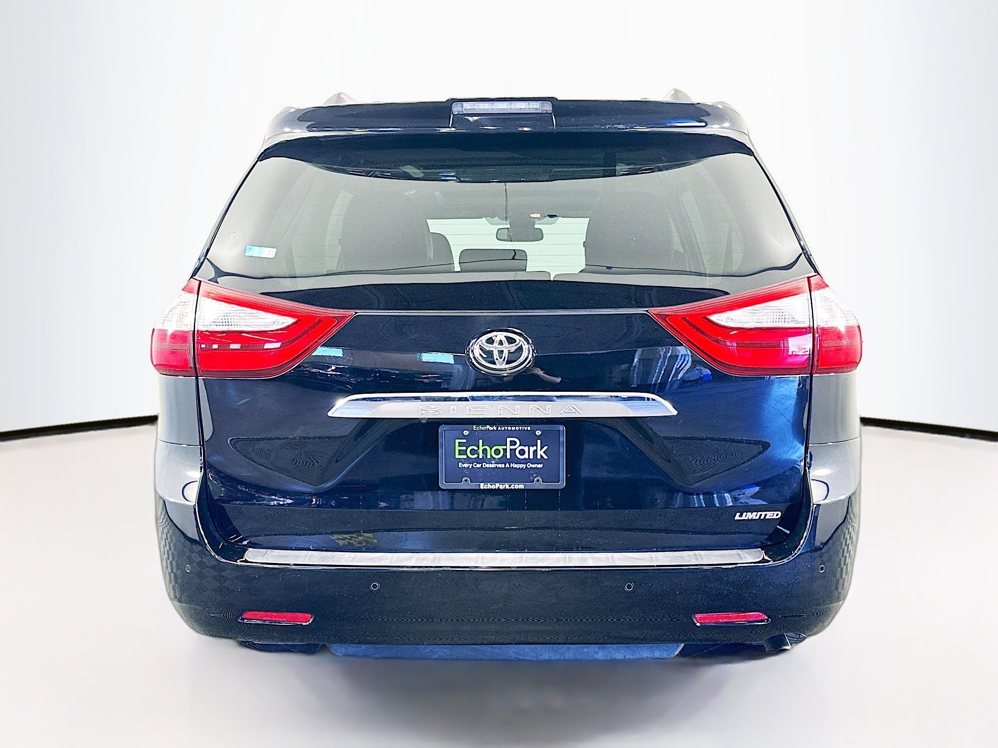 Used 2018 Toyota Sienna Limited image 7