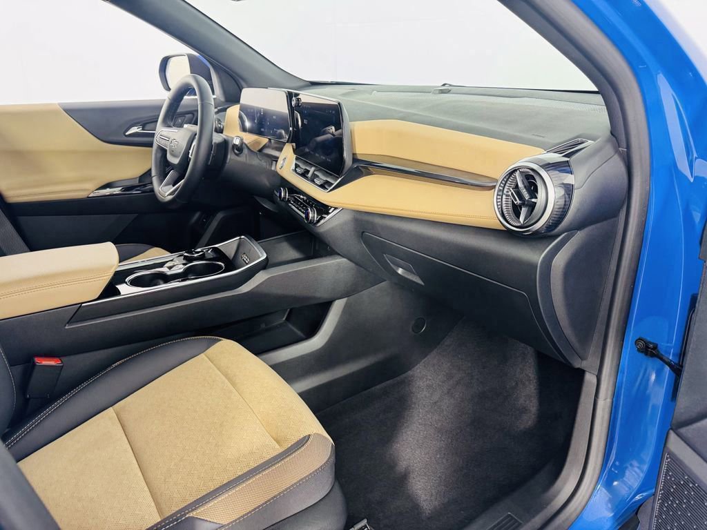 Used 2025 Chevrolet Equinox ACTIV w/ Safety and Technology Package image 23