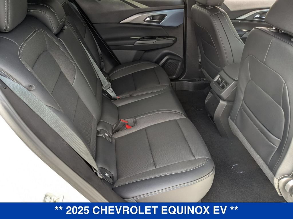 New 2025 Chevrolet Equinox EV LT AWD/4WD image 30