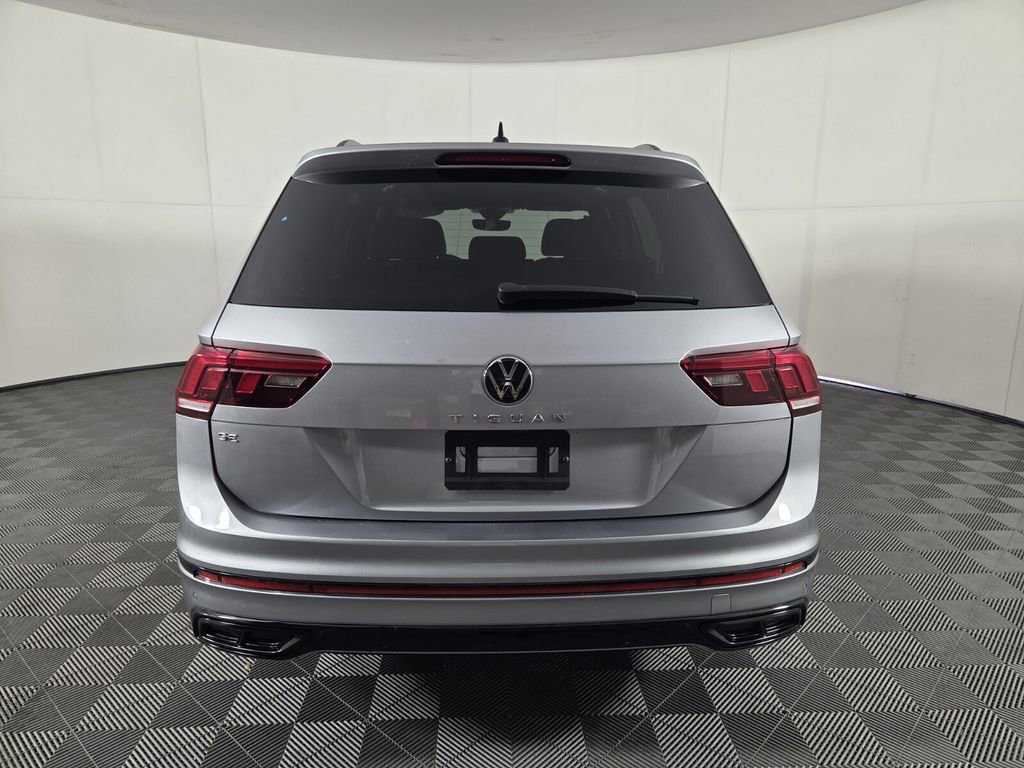 Used 2023 Volkswagen Tiguan SE R-Line FWD image 6