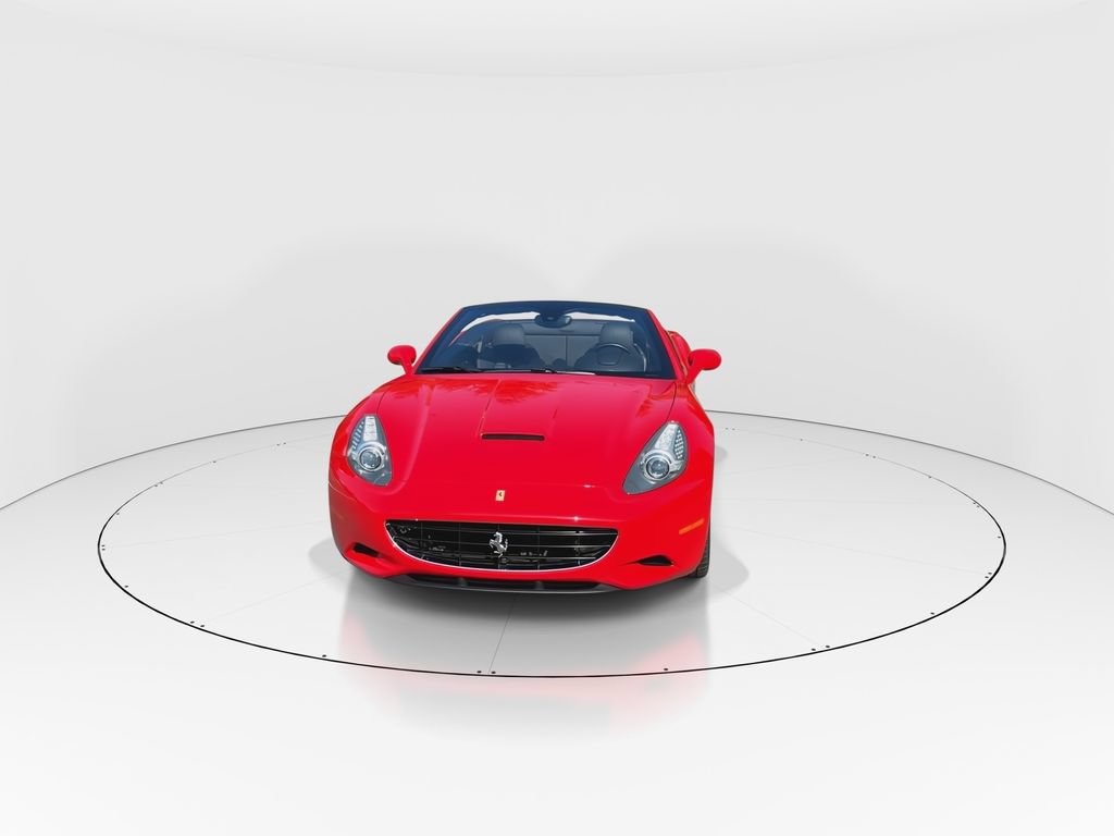 Used 2010 Ferrari California RWD image 3