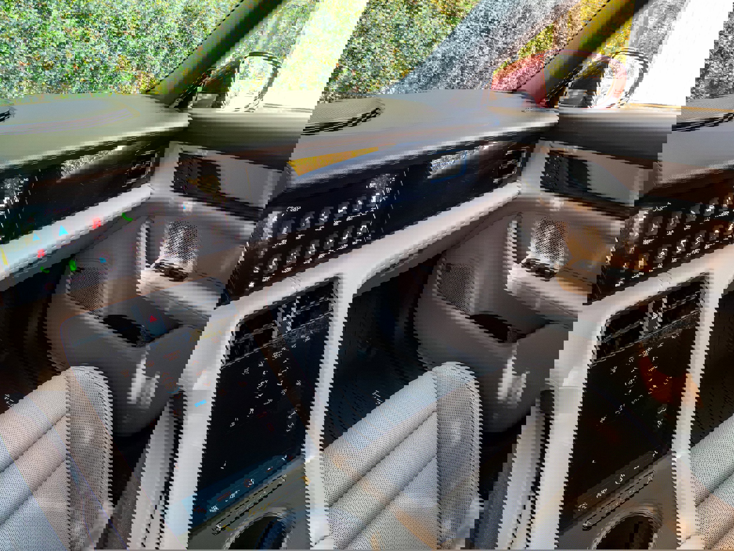 Used 2022 Porsche Taycan 4S image 24