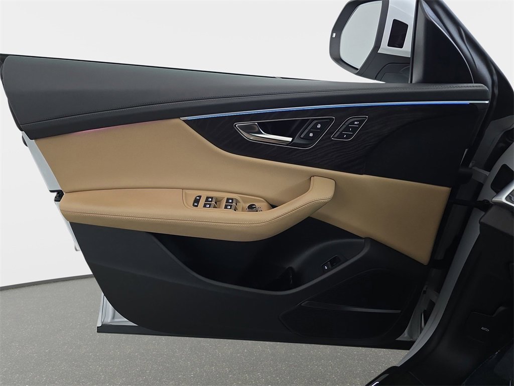 Used 2023 Audi Q8 Prestige w/ Prestige Package image 29