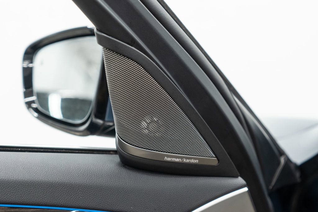 Used 2023 BMW 530e xDrive w/ Premium Package image 14