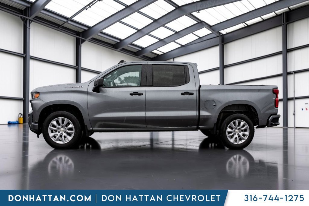 Used 2020 Chevrolet Silverado 1500 Custom w/ Custom Value Package RWD image 2