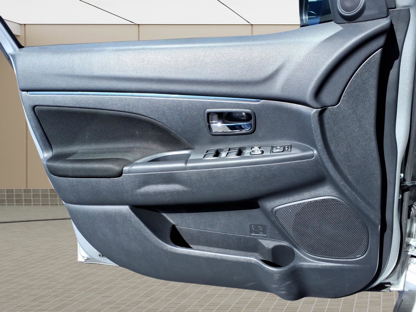 Used 2024 Mitsubishi Outlander Sport ES image 23