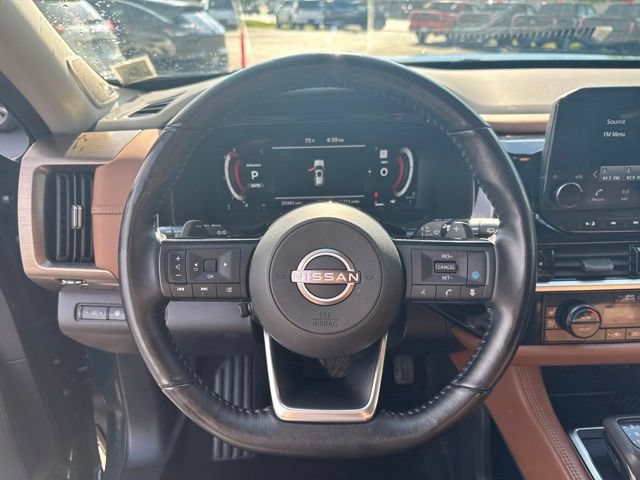 Used 2023 Nissan Pathfinder Platinum AWD/4WD image 11