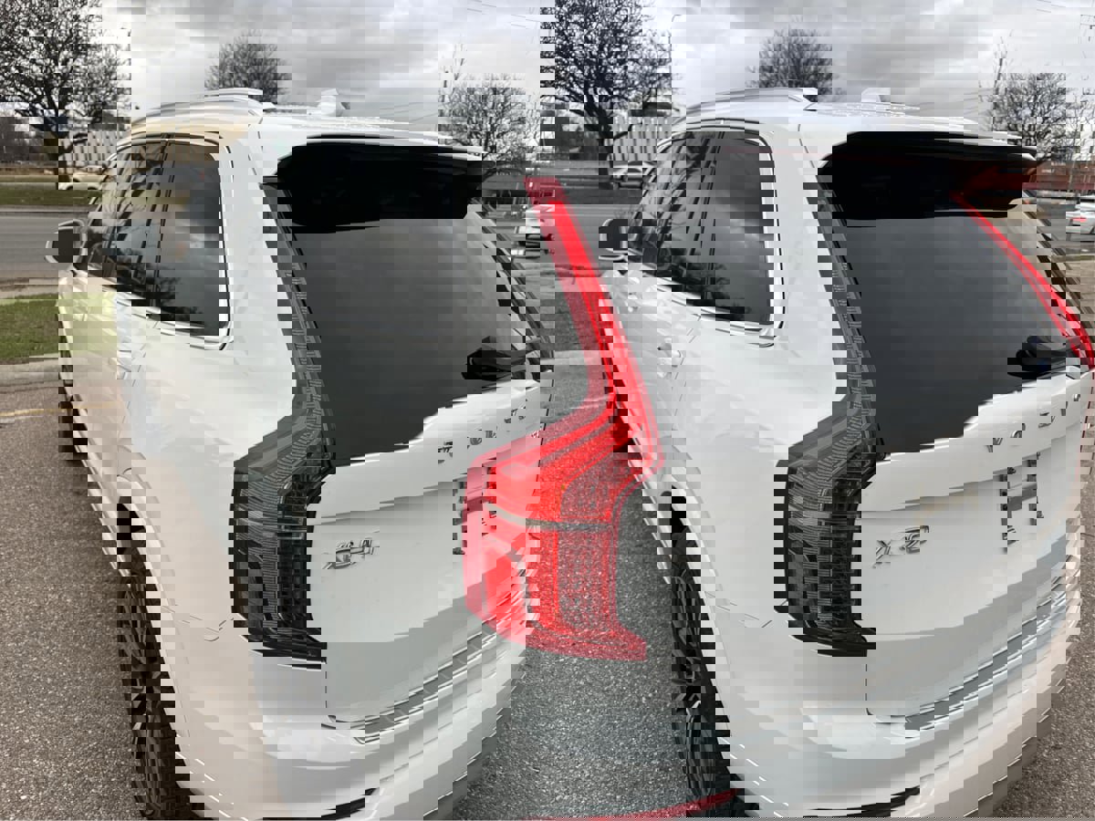 Used 2022 Volvo XC90 T5 Momentum w/ Protection Package Premier image 35