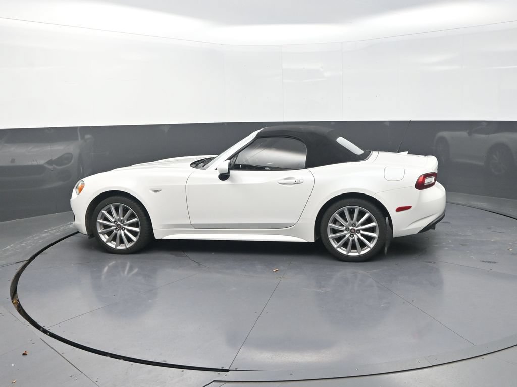 Used 2019 FIAT 124 Spider Lusso w/ Navigation & Sound Group RWD image 6