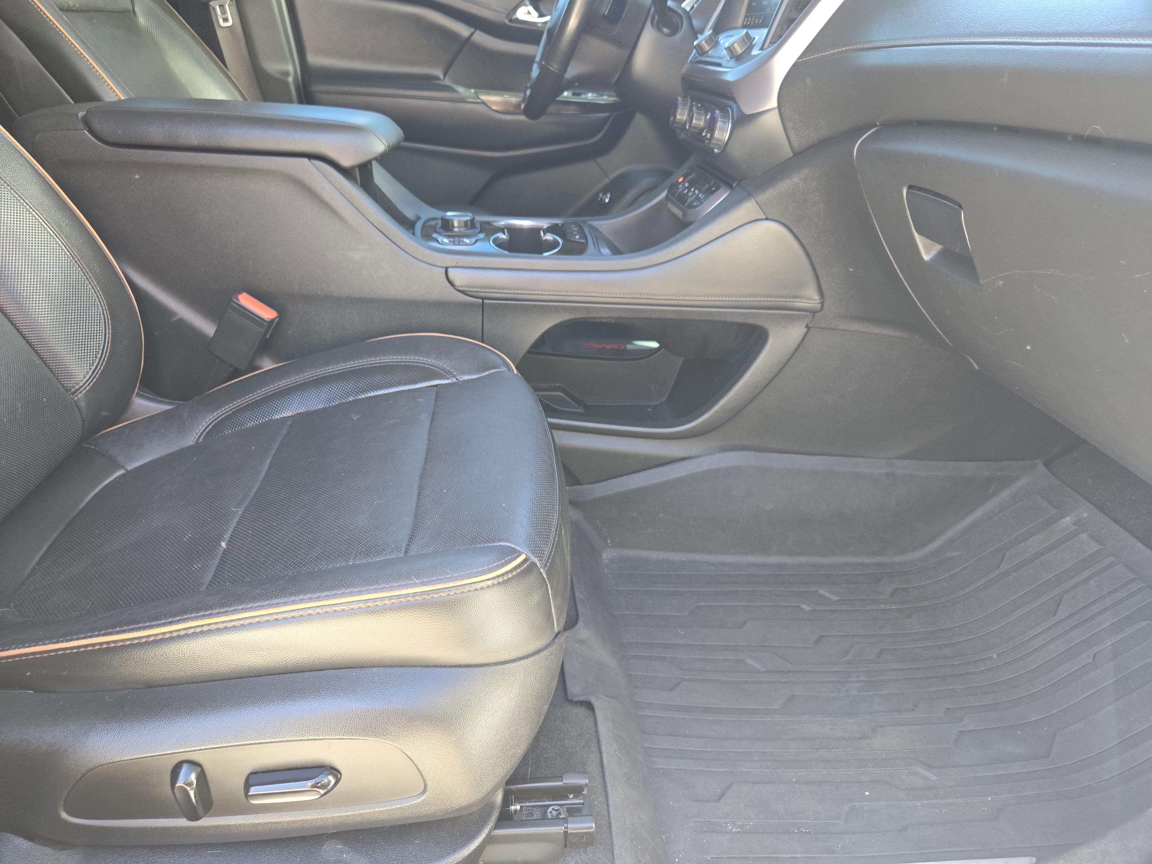 Used 2020 GMC Acadia AT4 w/ Driver Alert Package II image 17