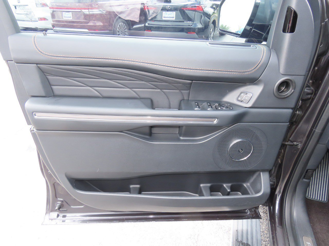 Certified 2023 Ford Expedition Platinum RWD image 24