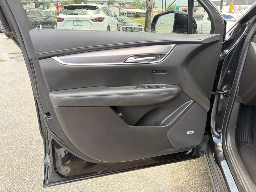 Used 2022 Cadillac XT6 Luxury FWD image 20