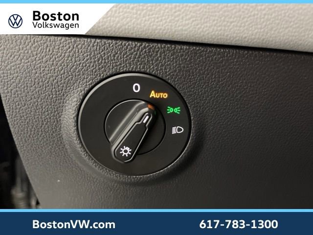 Used 2023 Volkswagen Taos SEL image 20