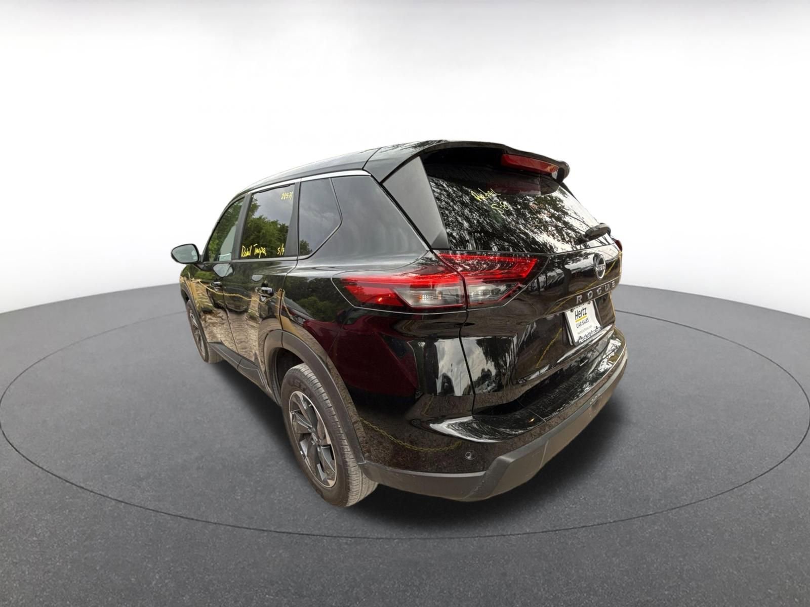 Used 2025 Nissan Rogue SV FWD image 5