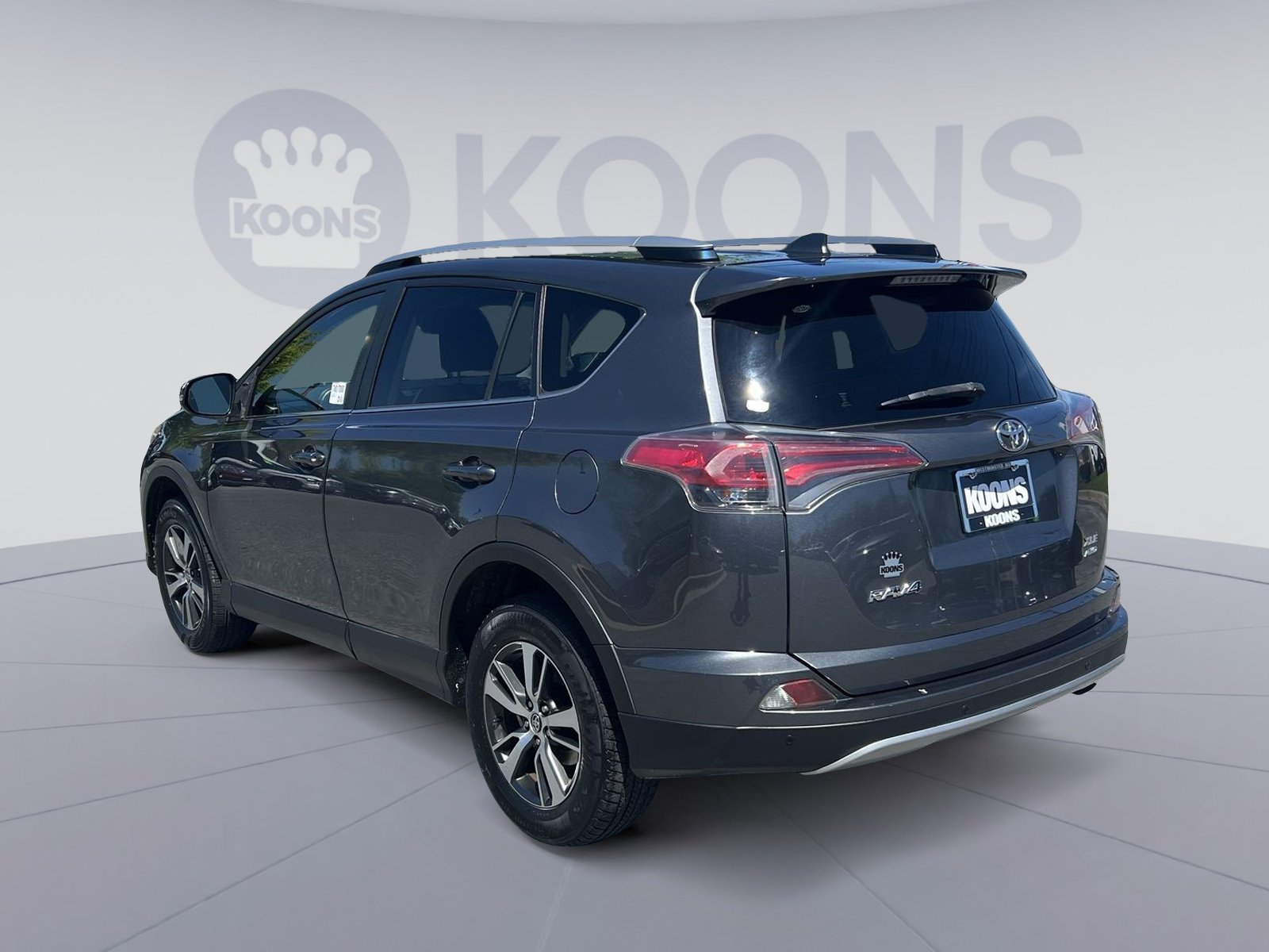 Used 2017 Toyota RAV4 XLE AWD/4WD image 14