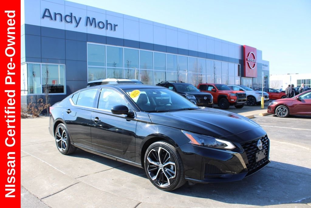 Certified 2025 Nissan Altima 2.5 SR image 1
