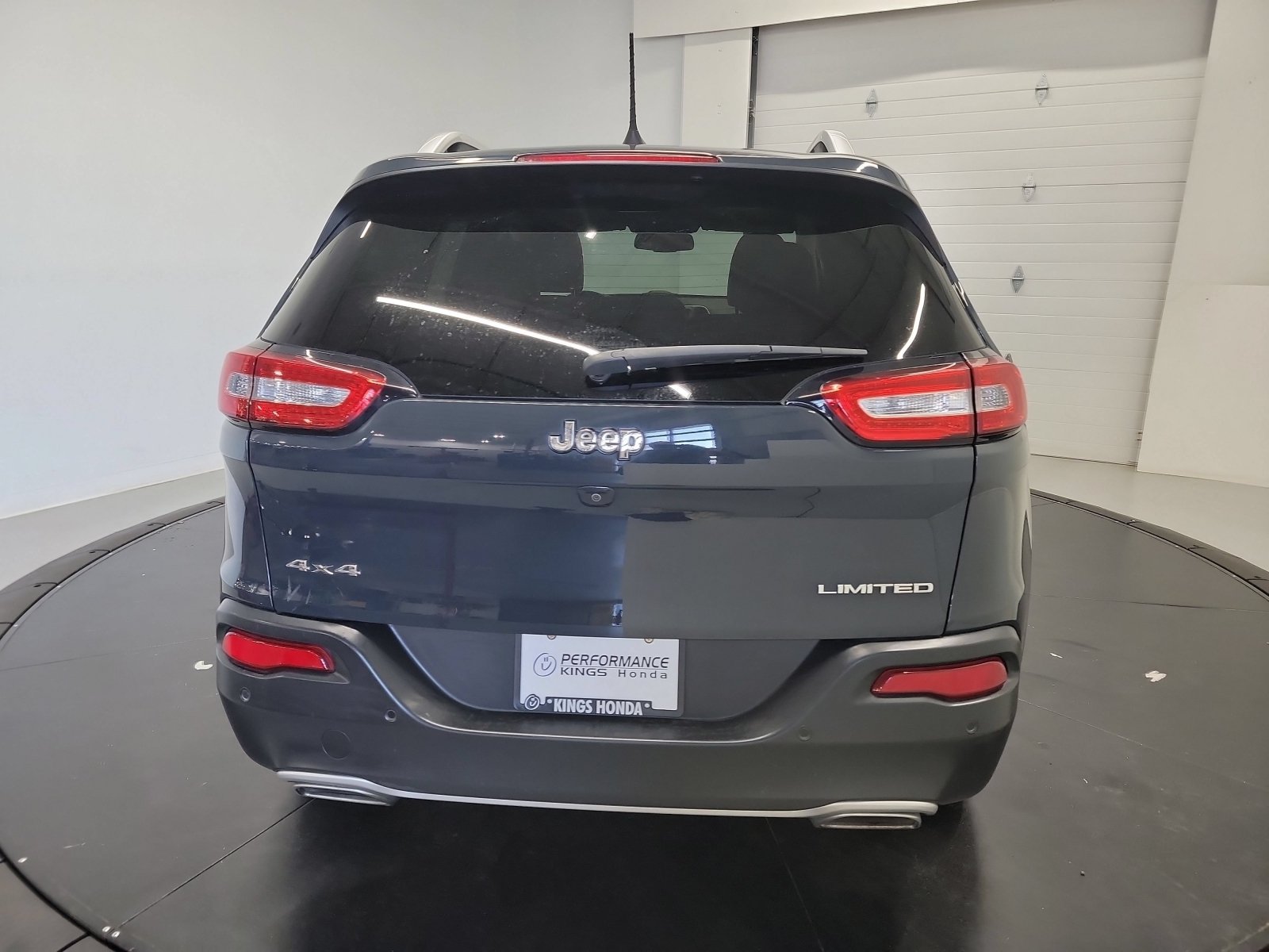 Used 2018 Jeep Cherokee Limited AWD/4WD image 8
