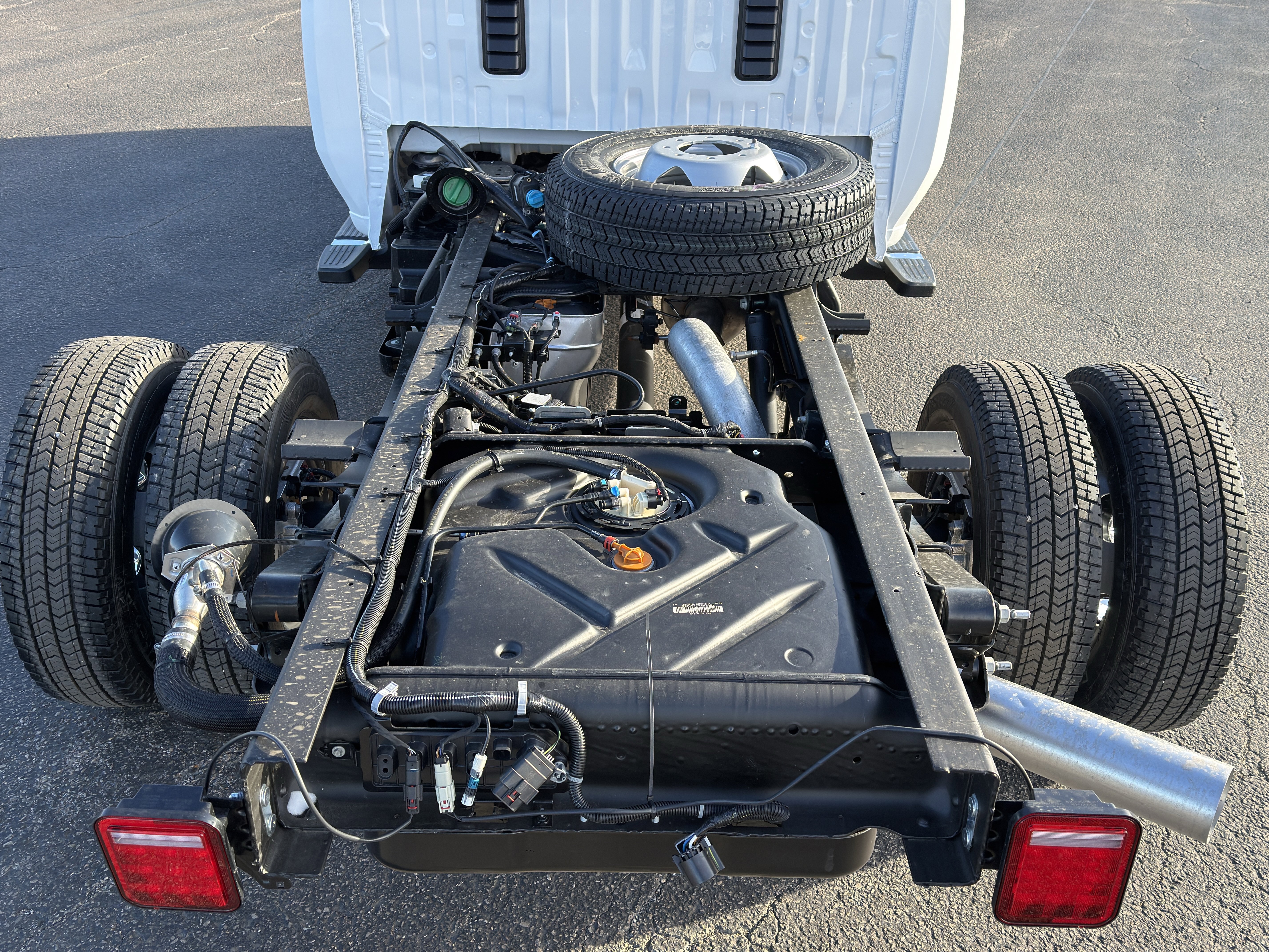 New 2026 GMC Sierra 3500 SLE image 9