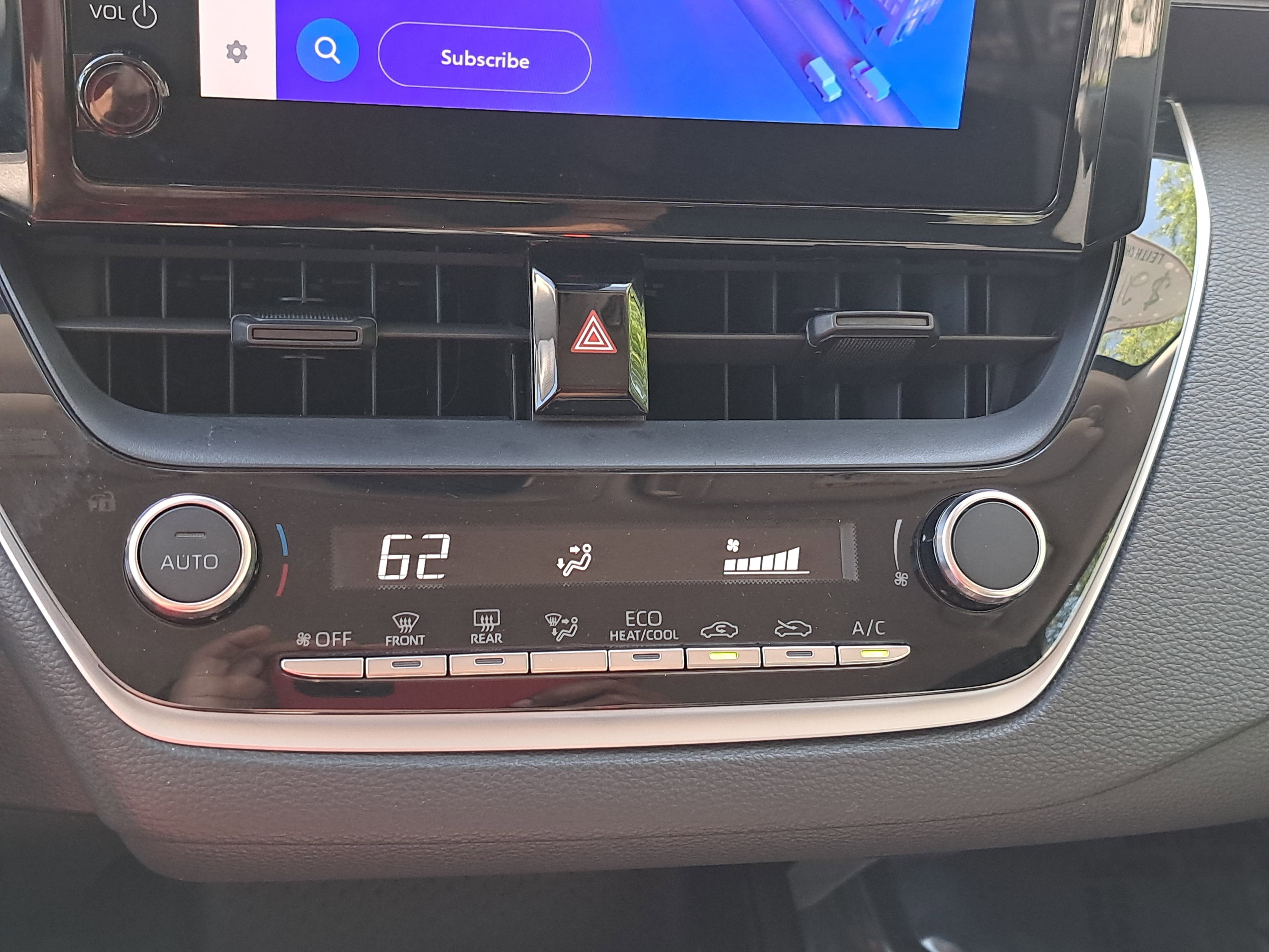 Used 2024 Toyota Corolla LE FWD image 22